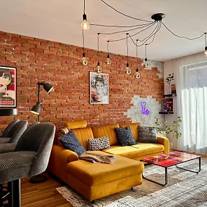  Apartment Vinyl Gozsdu Hungary